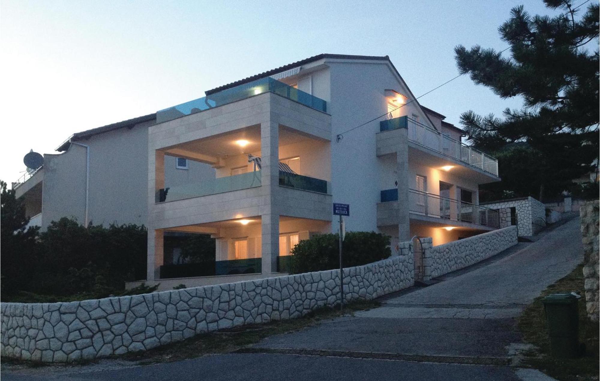 Stunning Apartment In Dramalj With House Sea View Exterior photo