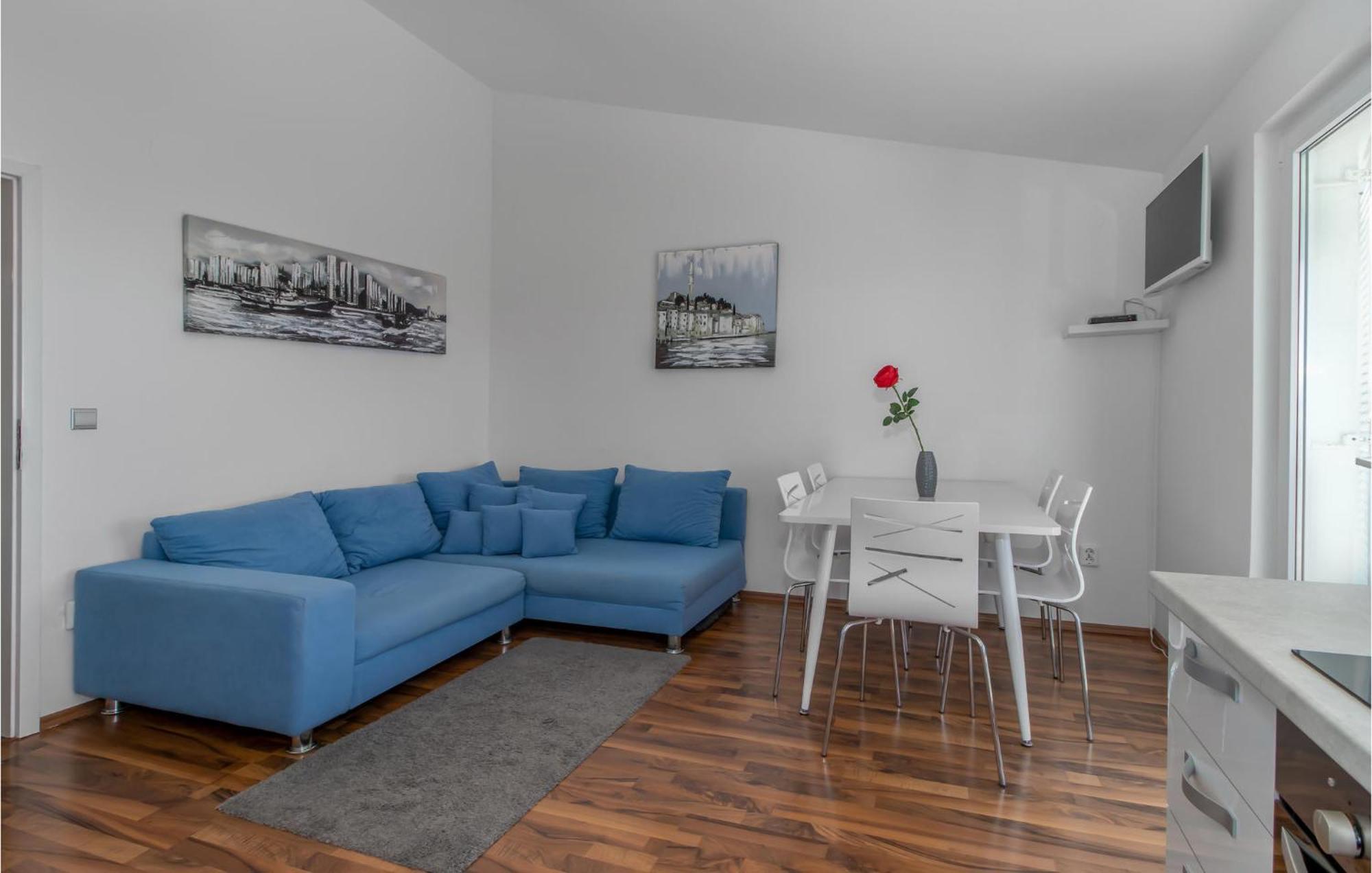 Stunning Apartment In Dramalj With House Sea View Exterior photo