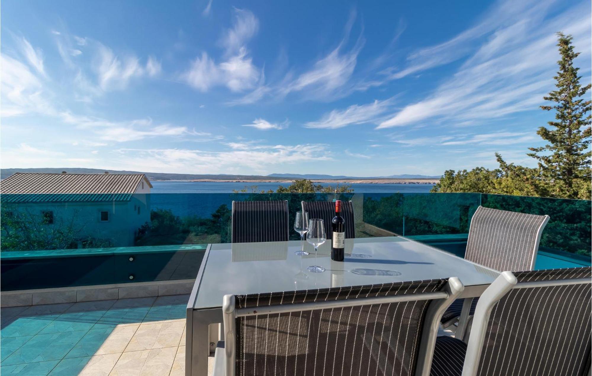 Stunning Apartment In Dramalj With House Sea View Exterior photo